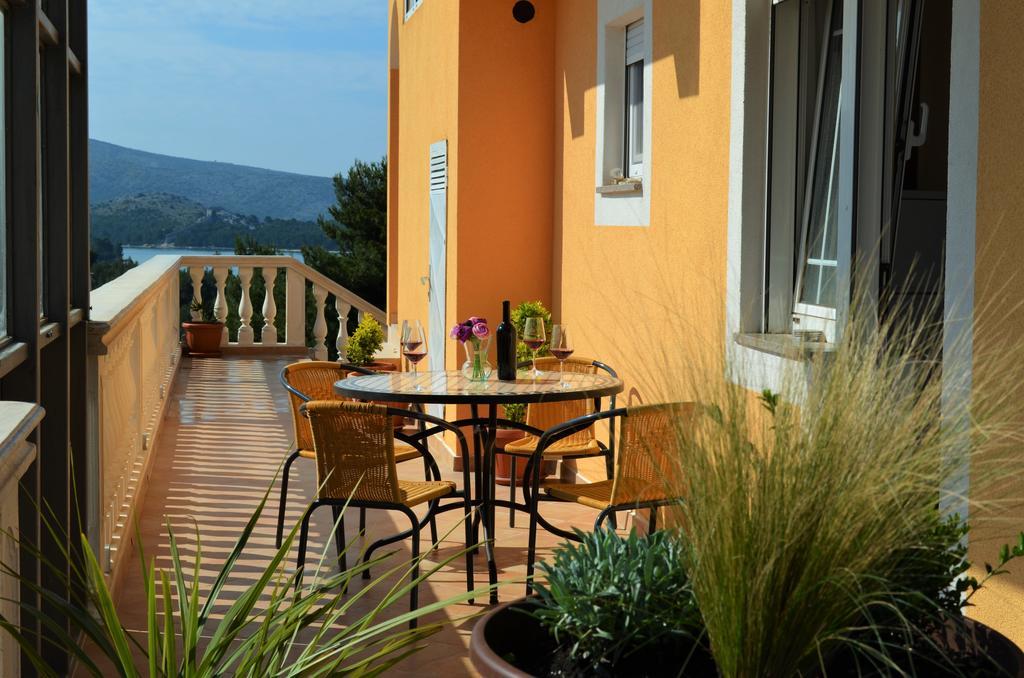 Apartments Villa Ra Zaboric Luaran gambar
