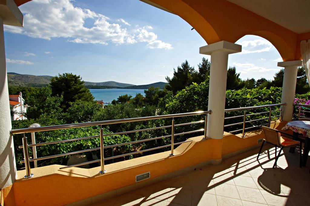 Apartments Villa Ra Zaboric Luaran gambar