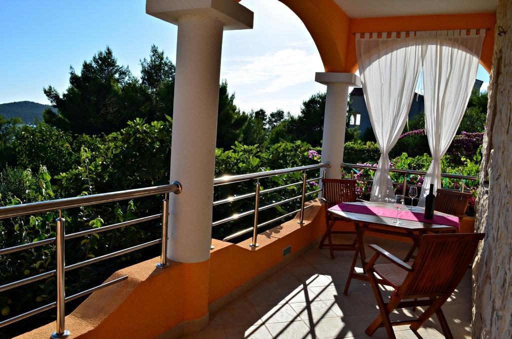 Apartments Villa Ra Zaboric Luaran gambar